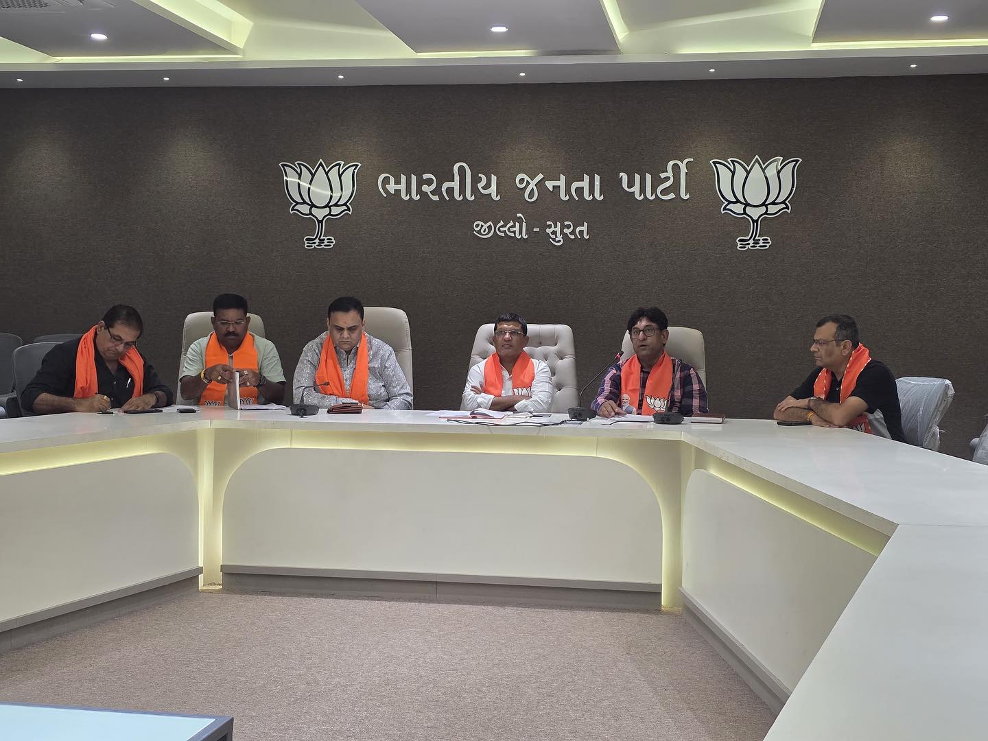 તા.૦૨-૦૮-૨૦૨૫ ના રોજ સુરત જીલ્લા ભારતીય જનતા પાર્ટીના પ્રશિક્ષણ વર્ગ અંગે વર્ચ્યુઅલ બેઠક યોજાઈ.